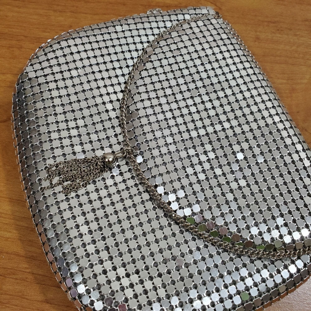Vtg Silver Metal Mesh Evening Bag W Shoulder Strap - Picture 4 of 8